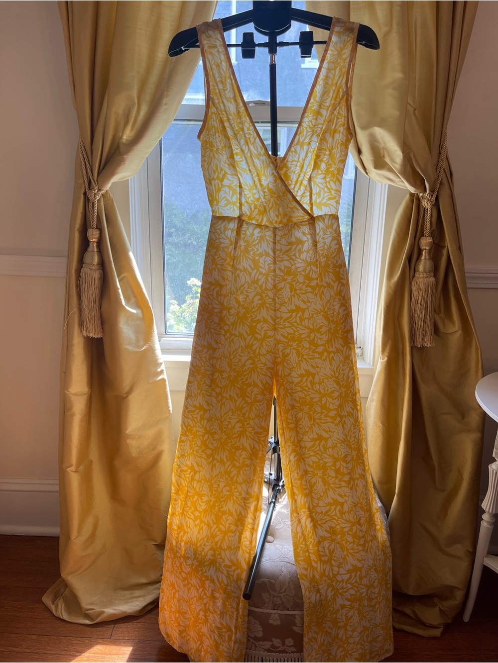 Super Cute Boho Chic Floral V-Neck Wide-Leg Jumpsuit